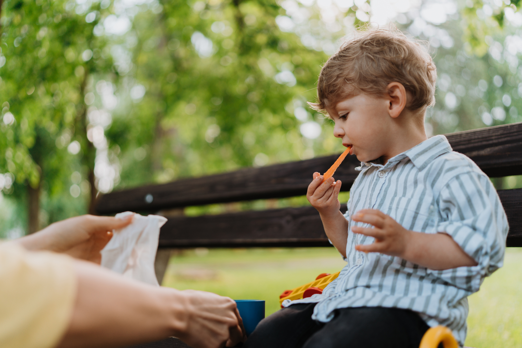 Utilisation de lingette Ã  usage unique avec un enfant